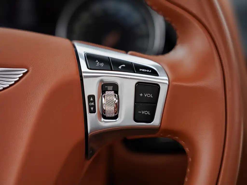 Bentley Flying Spur 2018 — фото 34