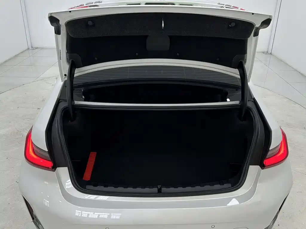 BMW 3 Series 2023 — фото 15