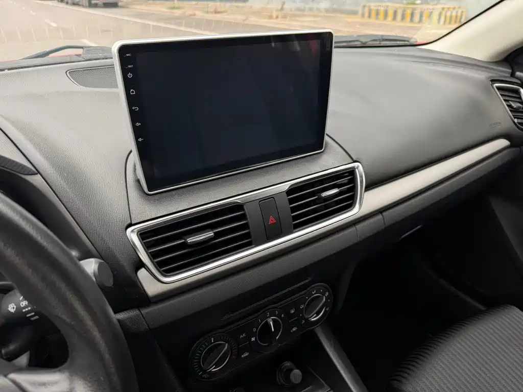 Mazda 3 Axela 2016 — фото 14