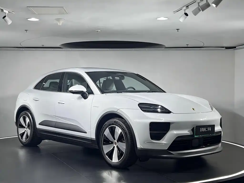 Porsche Macan EV 2024 — фото 3