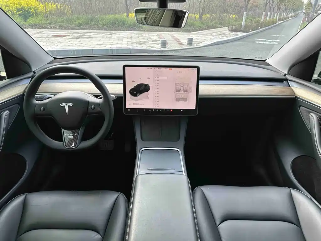 Tesla Model Y 2023 — фото 7