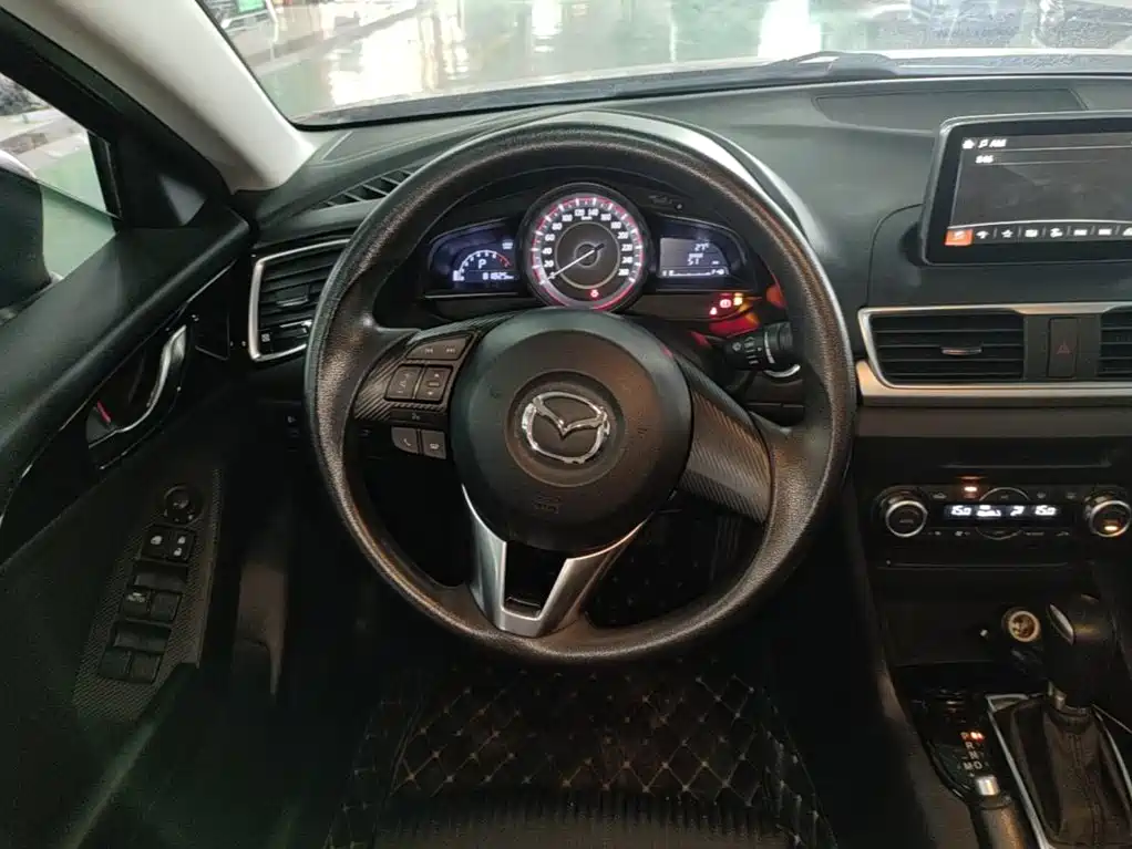 Mazda 3 Axela 2016 — фото 11