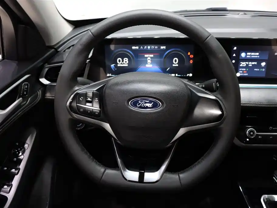 Ford Escort 2022 — фото 12
