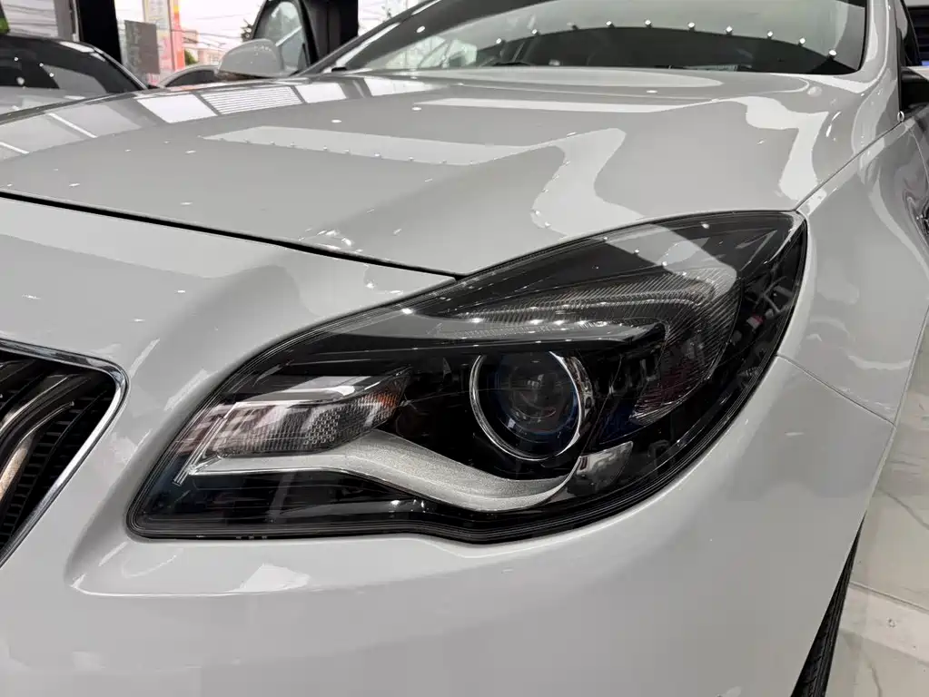 Buick Regal 2015 — фото 23