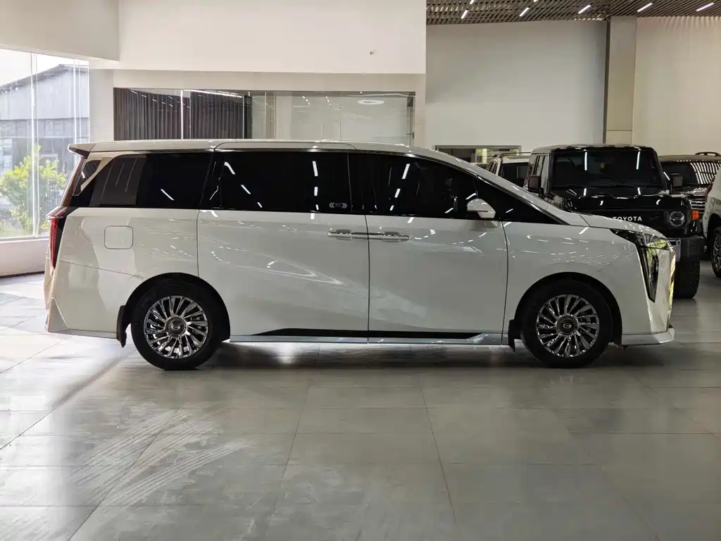 GAC Motor Trumpchi M8 2025 — фото 4