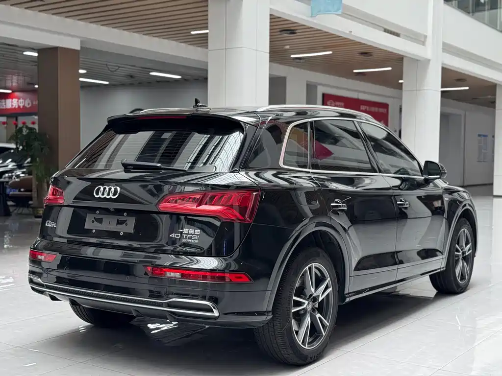Audi Q5L 2021 — фото 5