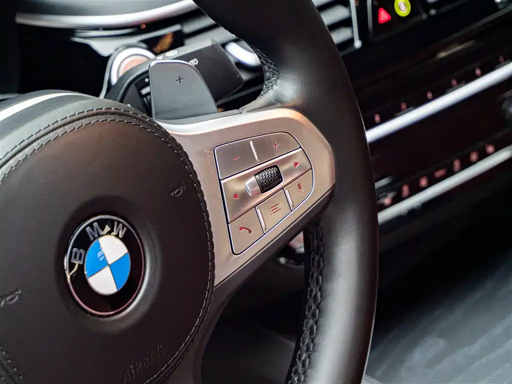 BMW 5 Series 2023 — фото 34