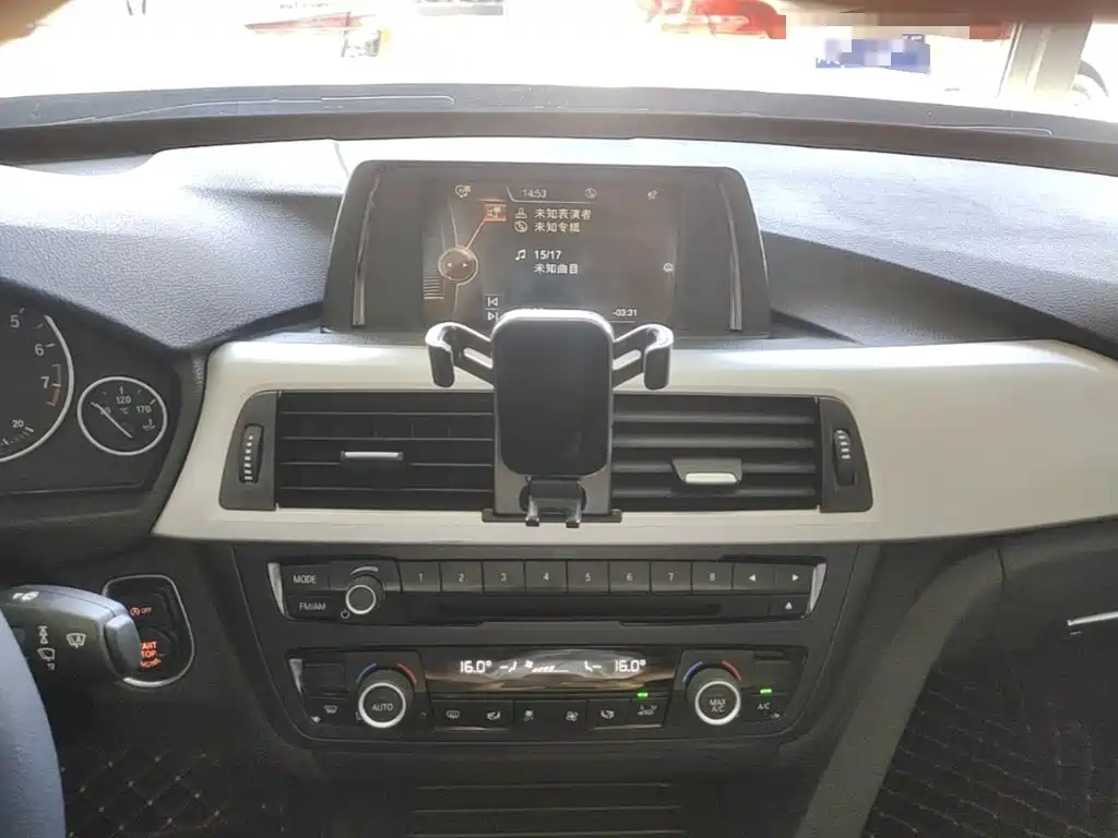 BMW 3 Series GT 2015 — фото 13