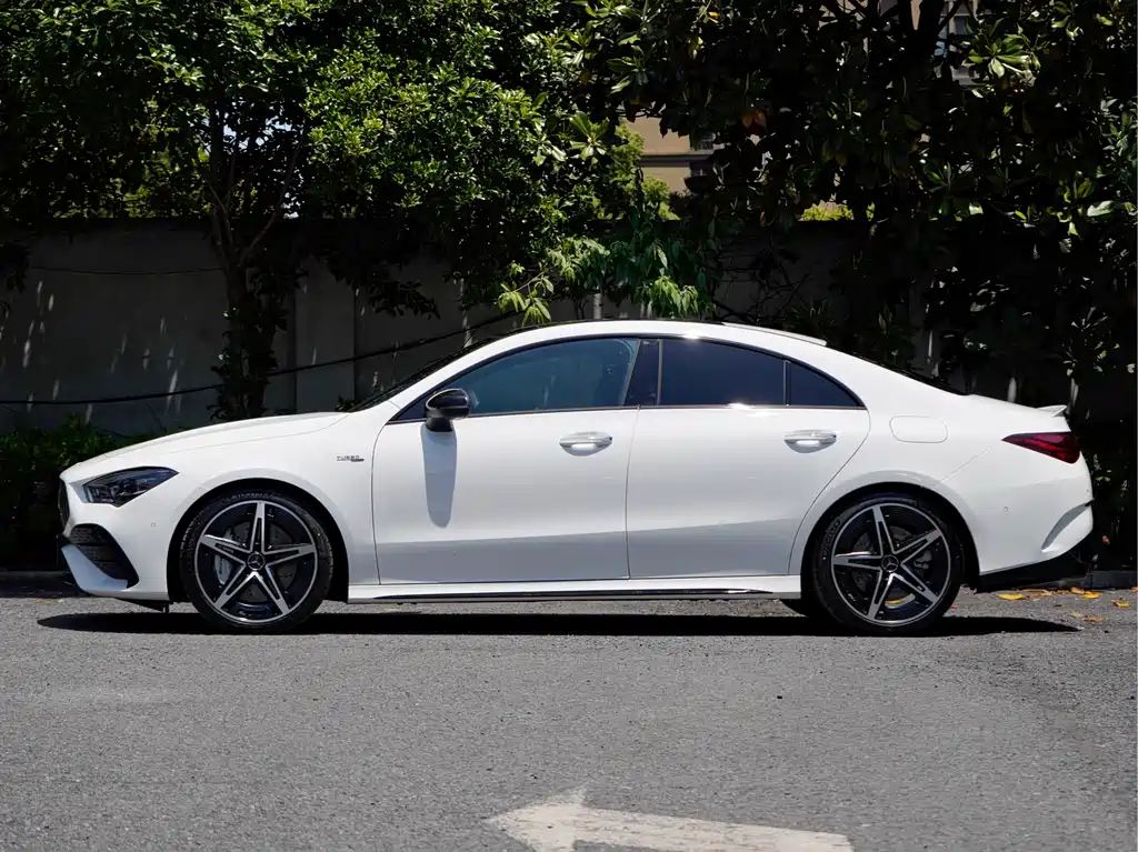 Mercedes-Benz CLA AMG 2026 — фото 3