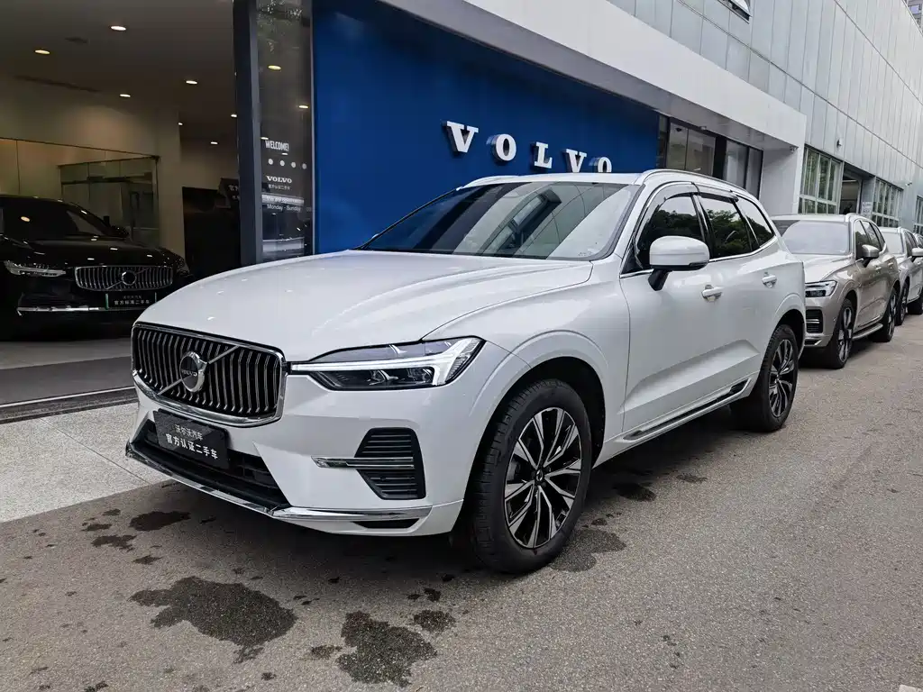Volvo XC60 2025 — фото 1