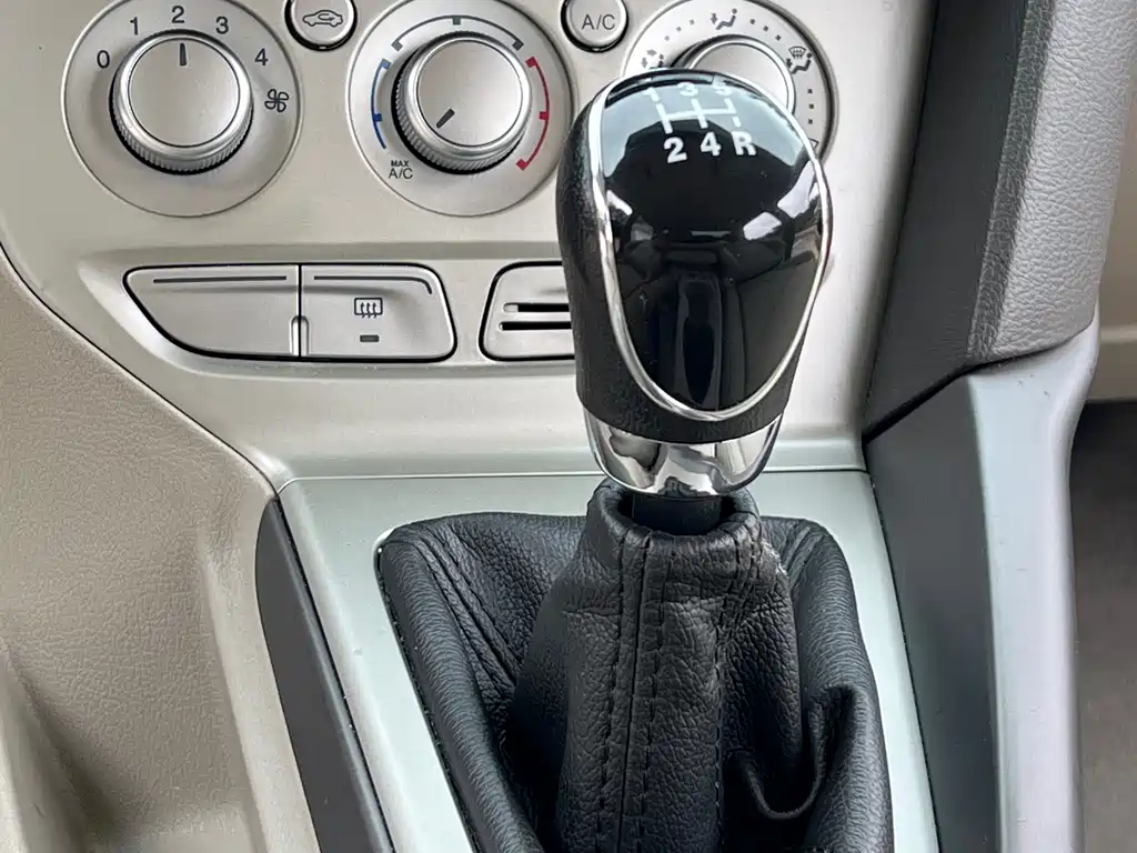 Ford Focus 2014 — фото 13