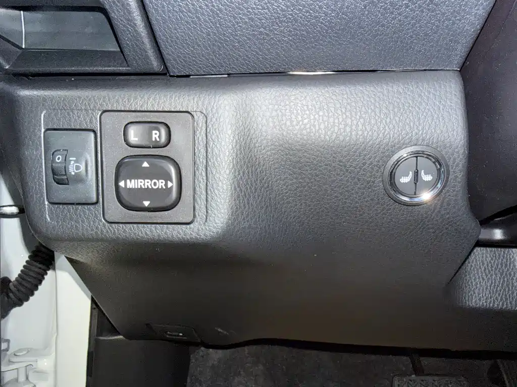 Toyota Yaris L 2022 — фото 19