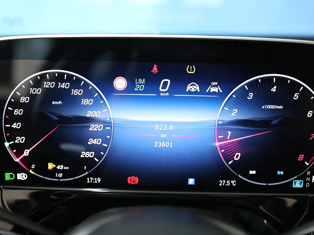 Mercedes-Benz E-Class 2025 — фото 11