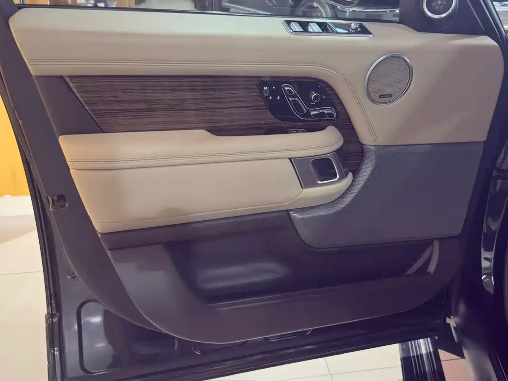 Land Rover Range Rover 2018 — фото 10