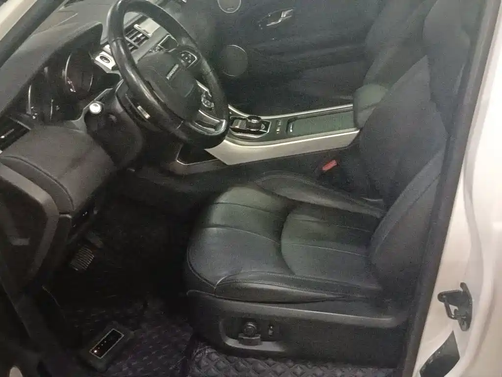 Land Rover Evoque 2018 — фото 11