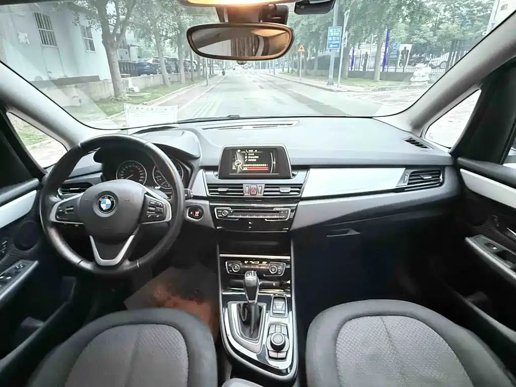BMW 2 Series Gran Tourer 2017 — фото 11