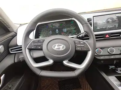 Hyundai Elantra 2023