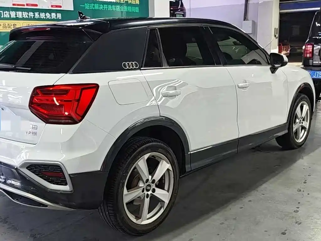 Audi Q2L 2021 — фото 11