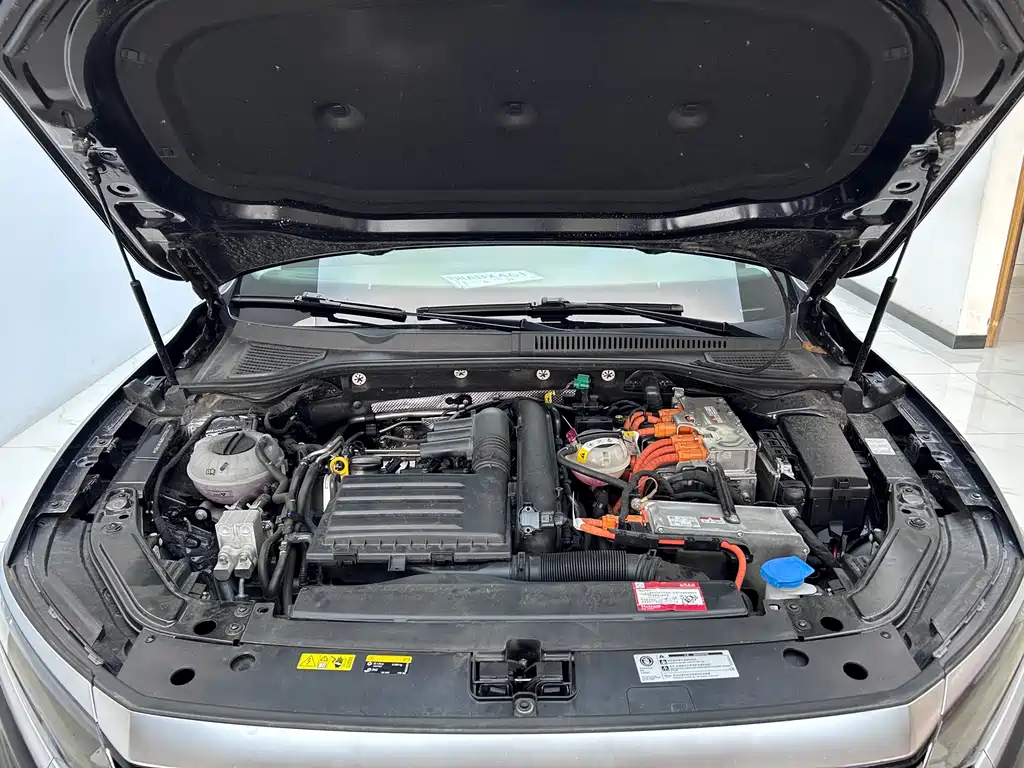Volkswagen Passat Plug-In Hybrid 2023 — фото 25