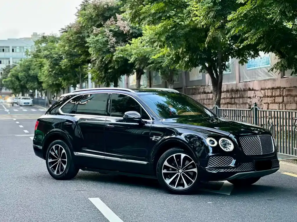 Bentley Bentayga 2019 — фото 3
