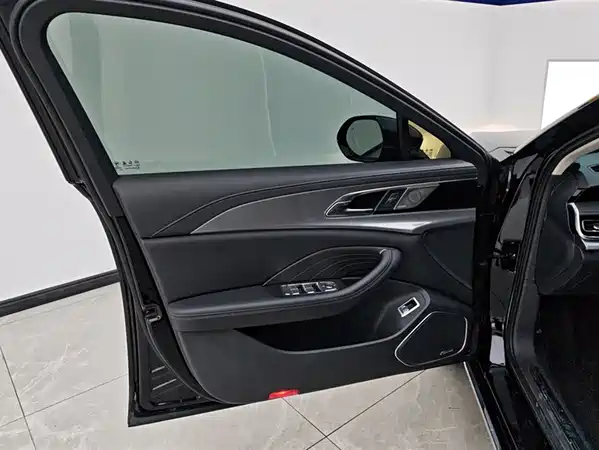 Hongqi H5 2023