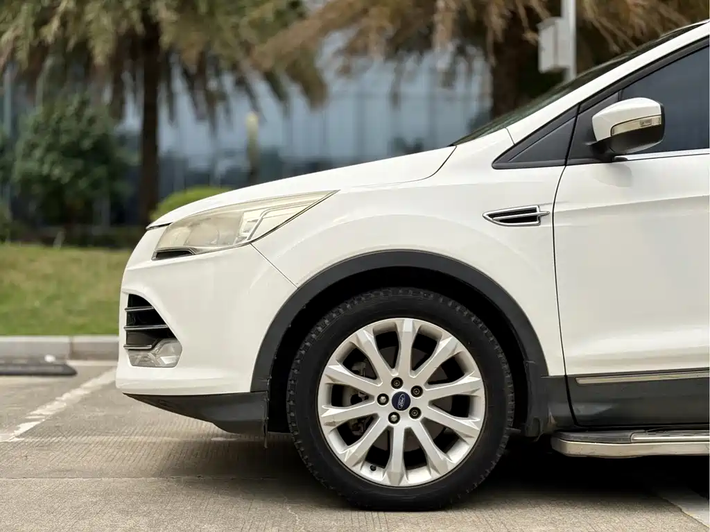 Ford Kuga 2014 — фото 17