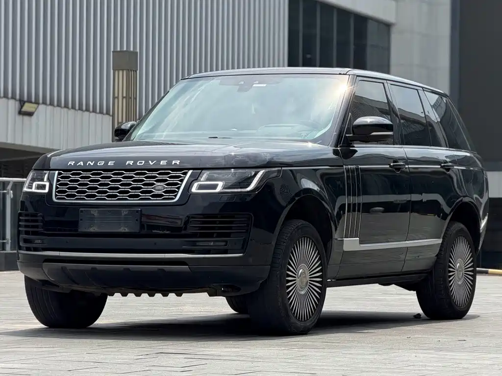 Land Rover Range Rover 2022 — фото 1