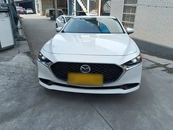 Mazda 3 Axela 2022
