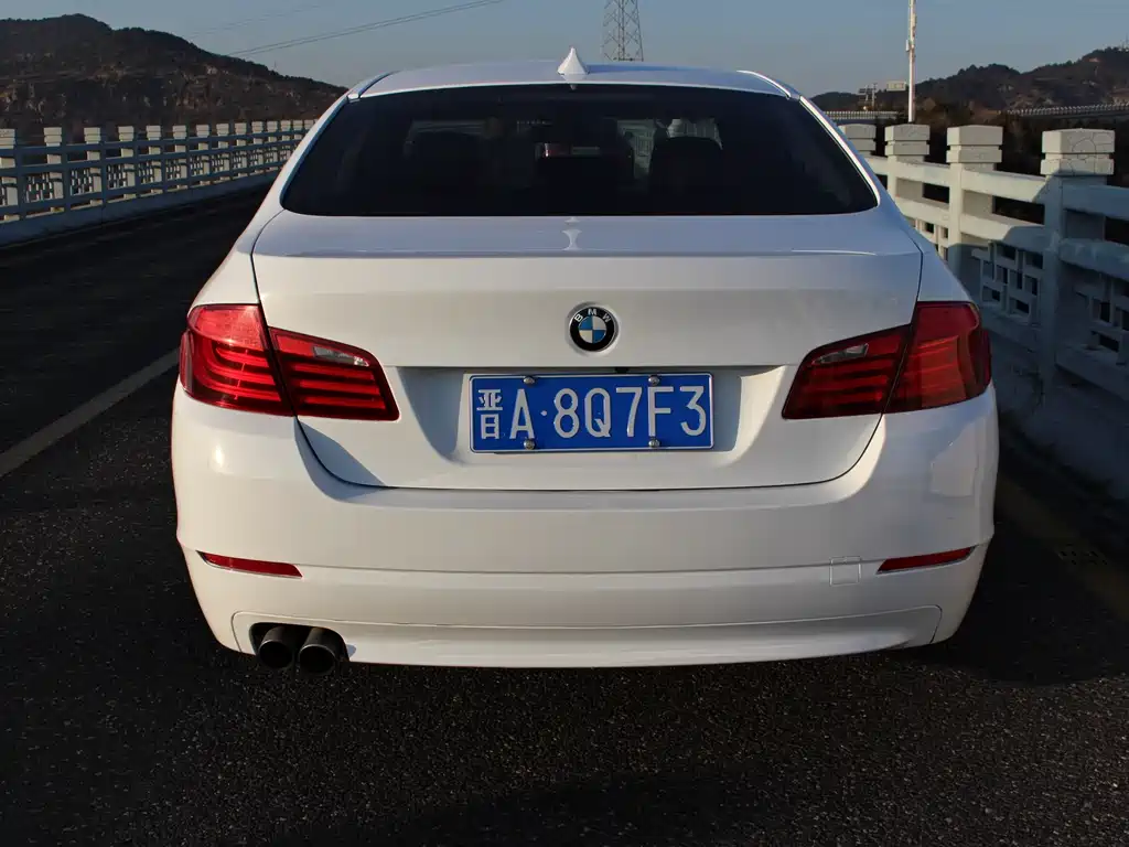 BMW 5 Series 2012 — фото 8