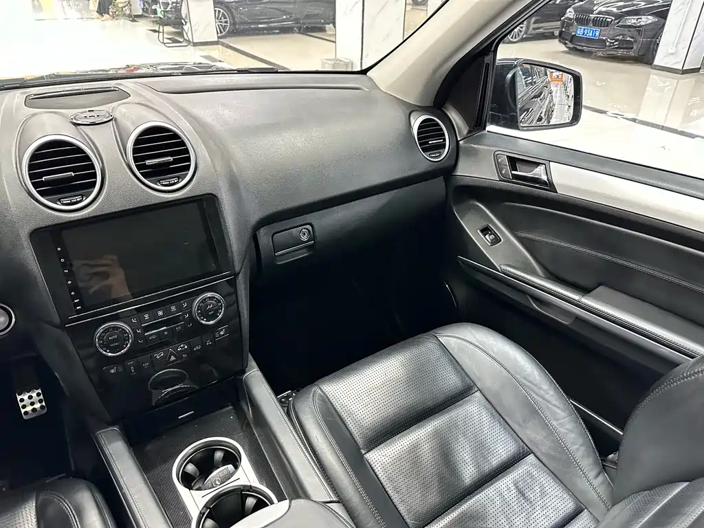 Mercedes-Benz M-Class AMG 2011 — фото 14