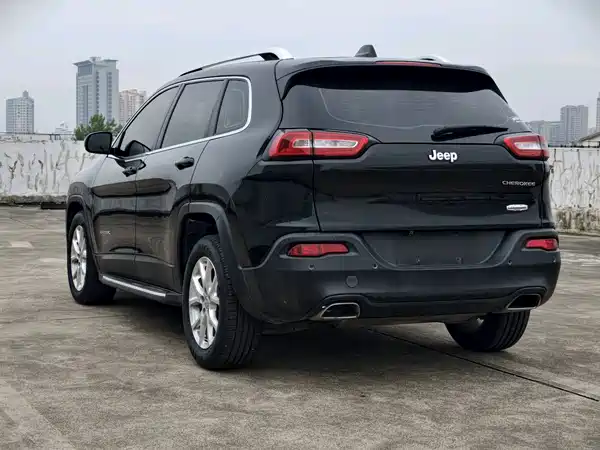 Jeep Cherokee 2016