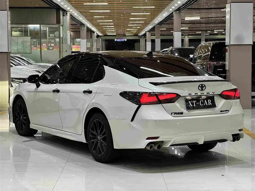 Toyota Camry 2023 — фото 9