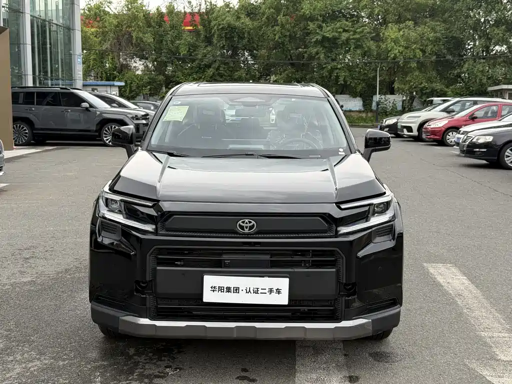 Toyota RAV4 — фото 2