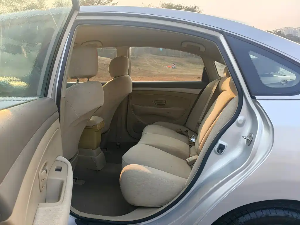Nissan Sylphy 2015 — фото 12