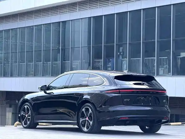 NIO ET5T 2025
