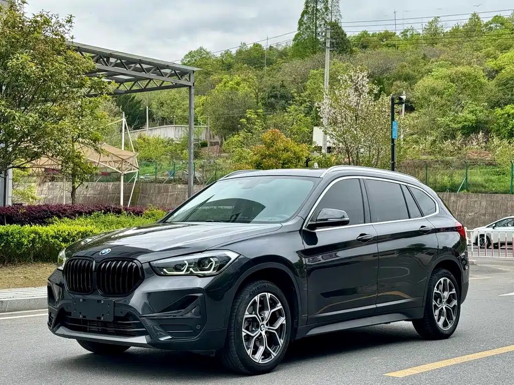 BMW X1 2022 — фото 1
