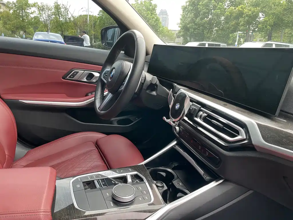 BMW 3 Series 2023 — фото 16