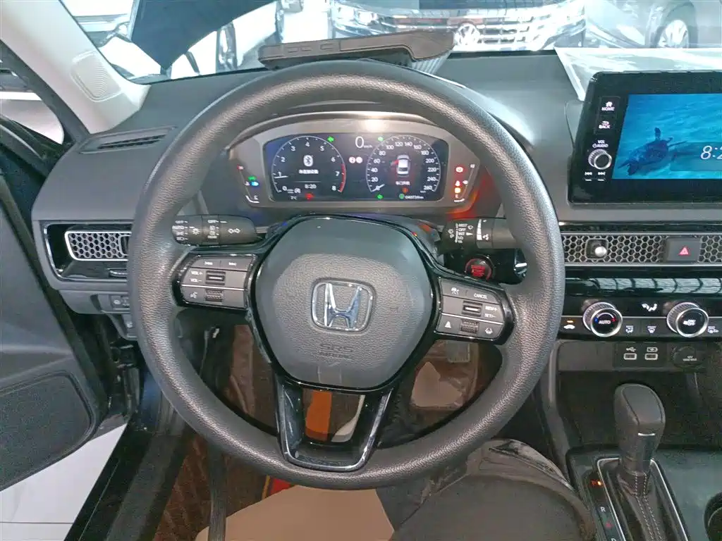 Honda Civic 2023 — фото 10