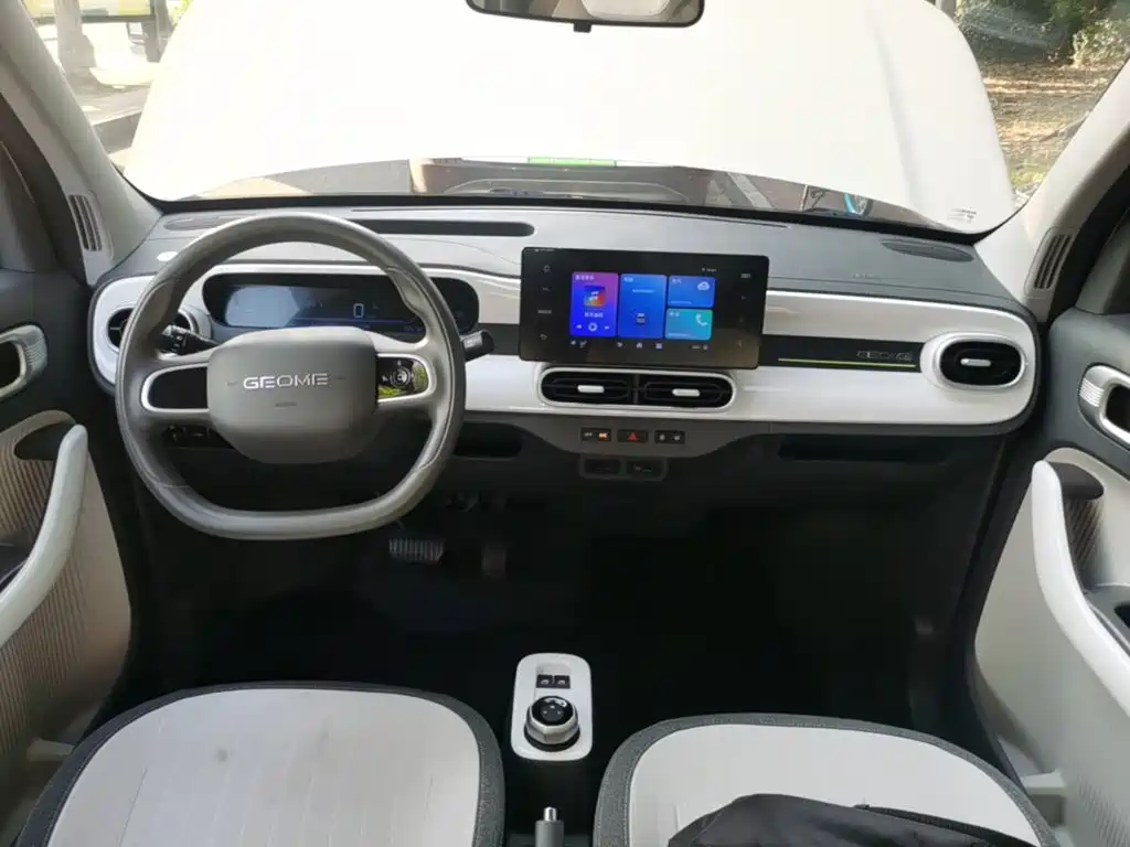 Geely Galaxy Panda 2025 — фото 10
