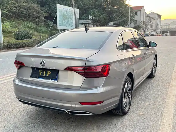 Volkswagen Sagitar 2021