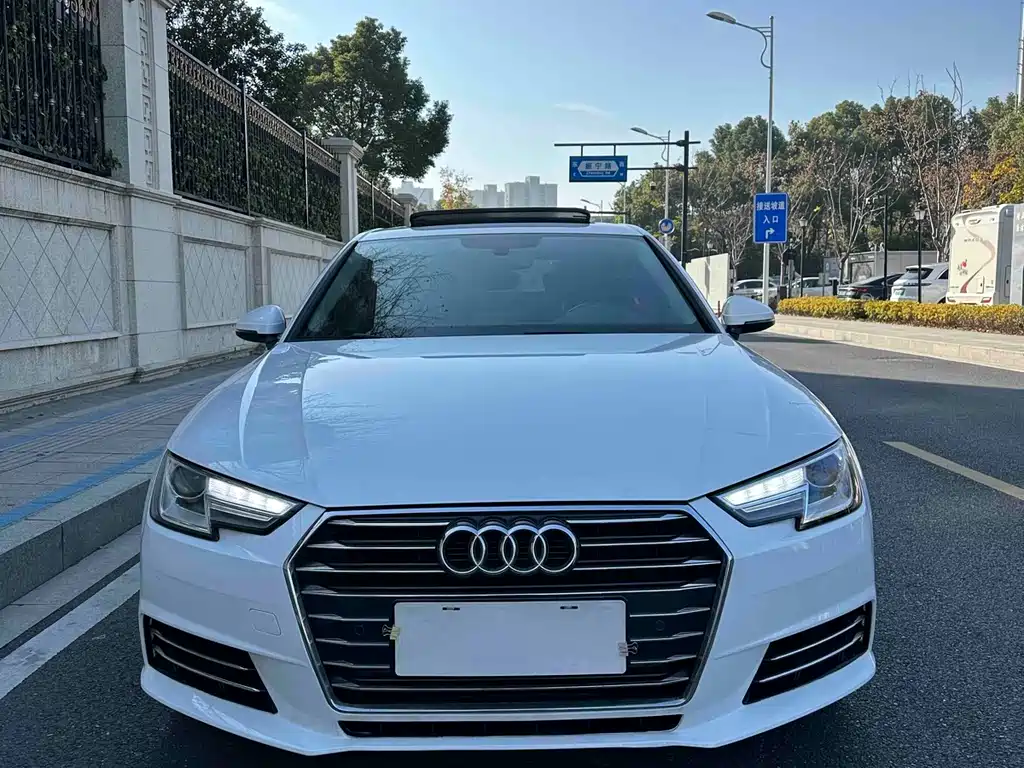 Audi A4L 2018 — фото 2
