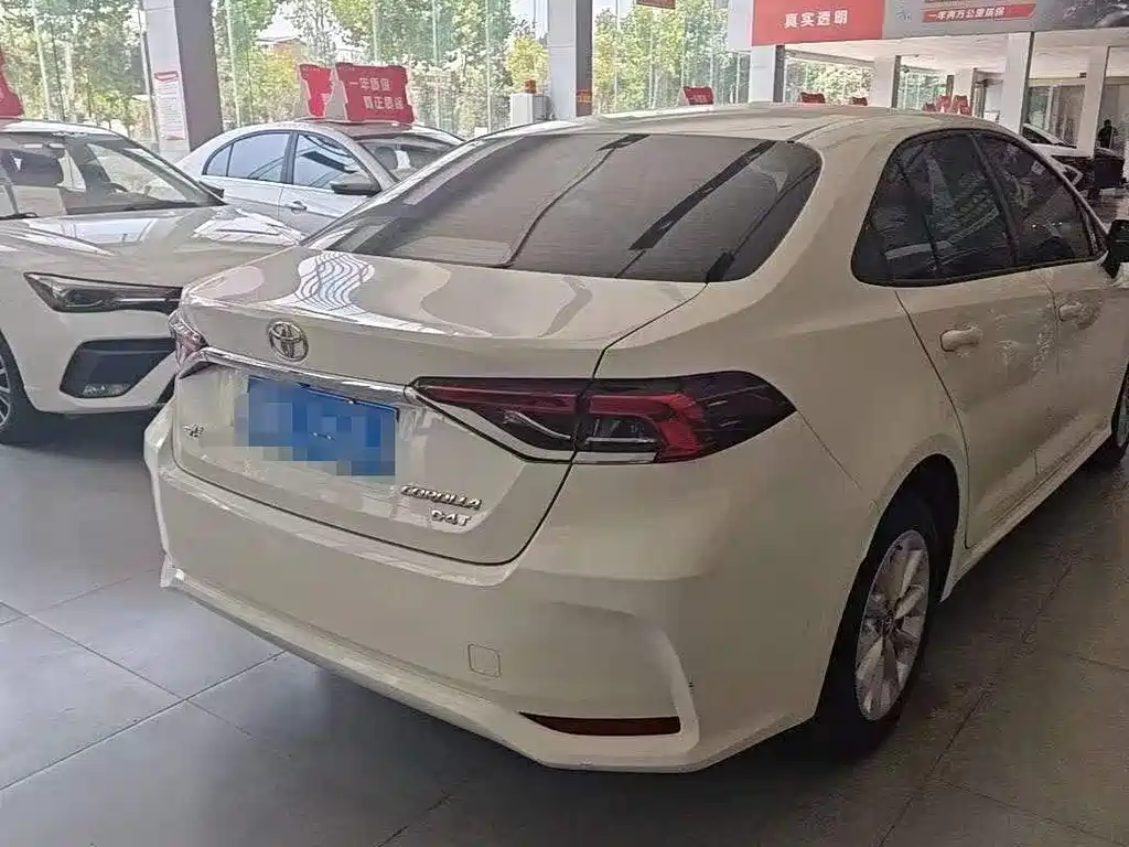 Toyota Corolla 2023 — фото 3