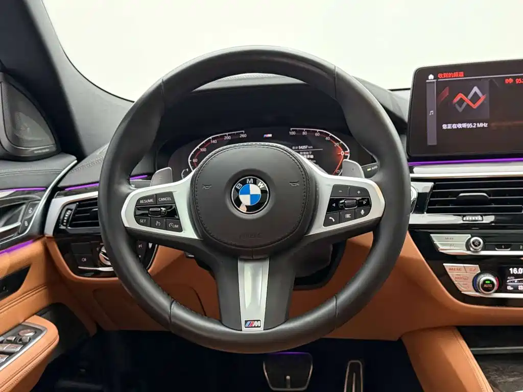 BMW 6 Series GT 2023 — фото 27