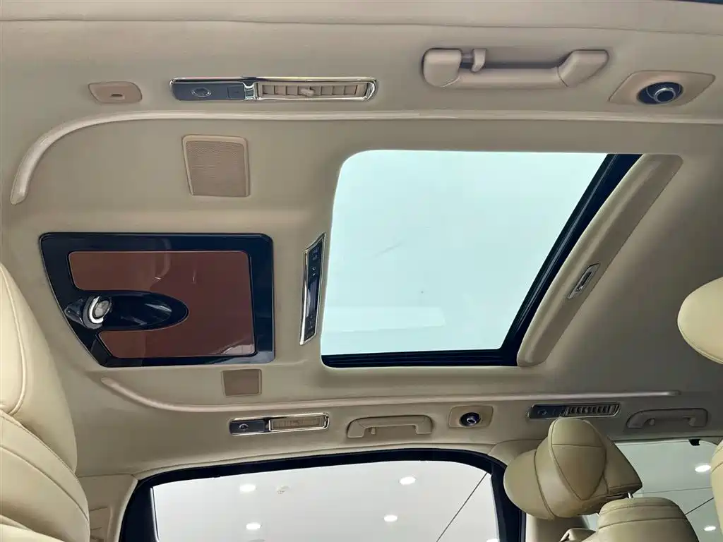 Toyota Alphard 2020 — фото 41
