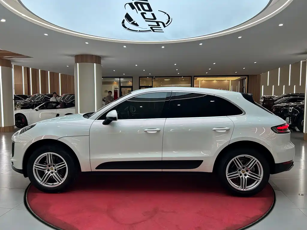 Porsche Macan 2021 — фото 8