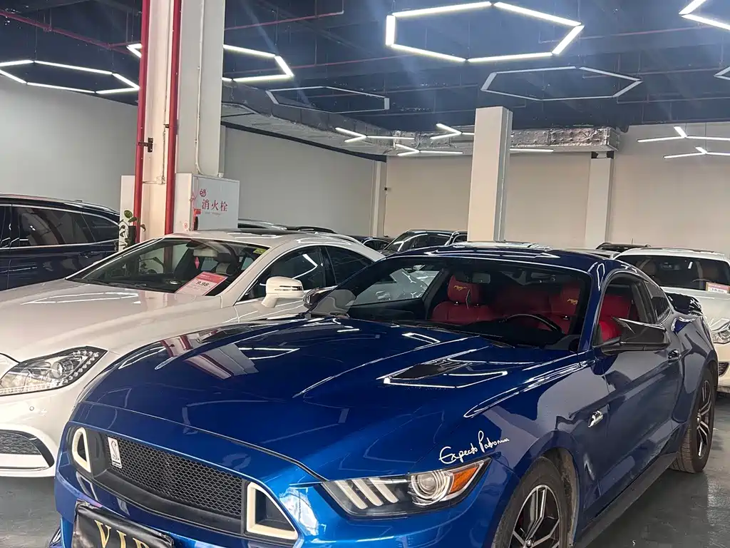 Ford Mustang 2018 — фото 1