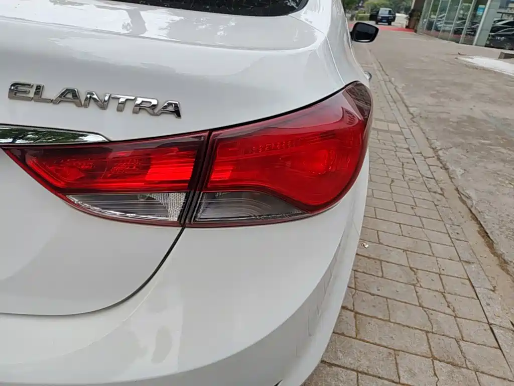 Hyundai Elantra Langdong 2016 — фото 8
