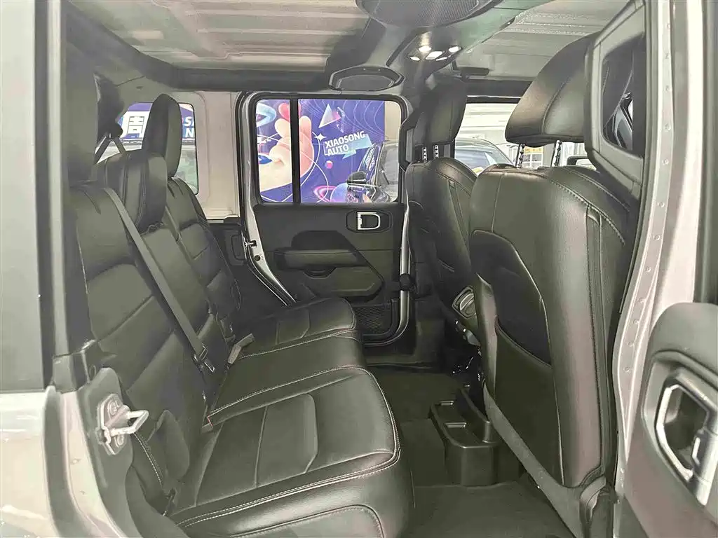 Jeep Wrangler 2020 — фото 19