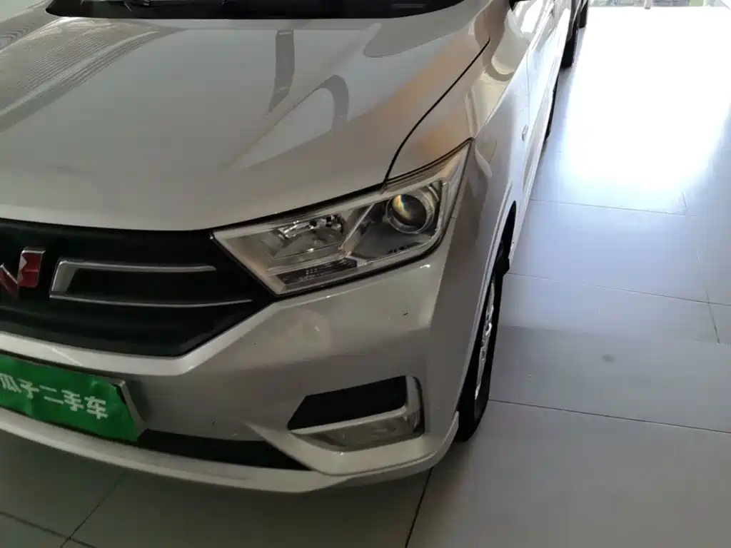Wuling Hongguang 2019 — фото 24