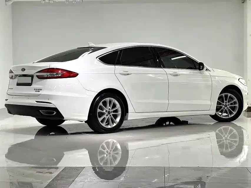Ford Mondeo 2021 — фото 8